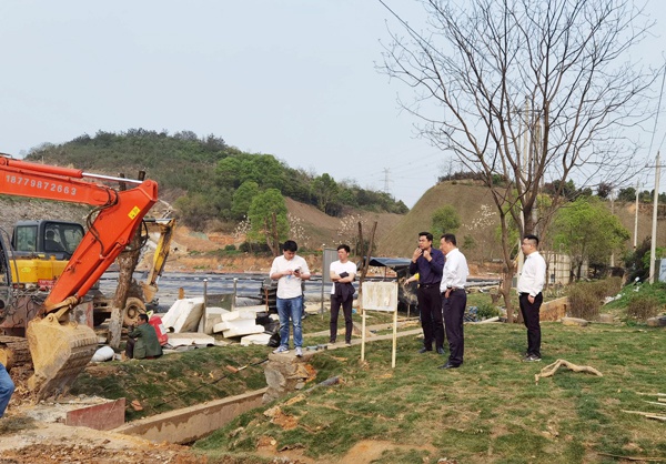 南昌市政建設集團黨委書記董事長徐旭麥園垃圾填埋場終期封場工程檢查6002.jpg