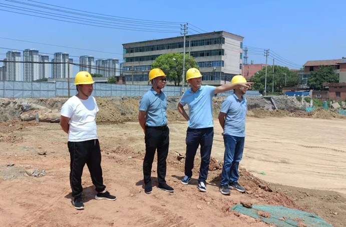 黎德義到廣州路東延工程、昌東三路道路建設(shè)工程開展安全質(zhì)量檢查